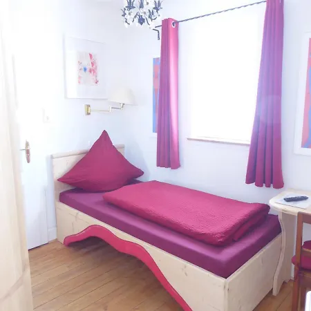 Zur Rose Guest house