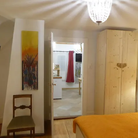 Zur Rose Guest house