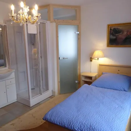 Zur Rose Guest house